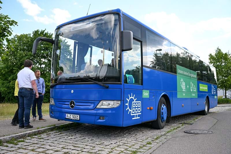 Generalversammlung LEW BürgerEnergie: LEW Event Bus zum PV Park Bobingen